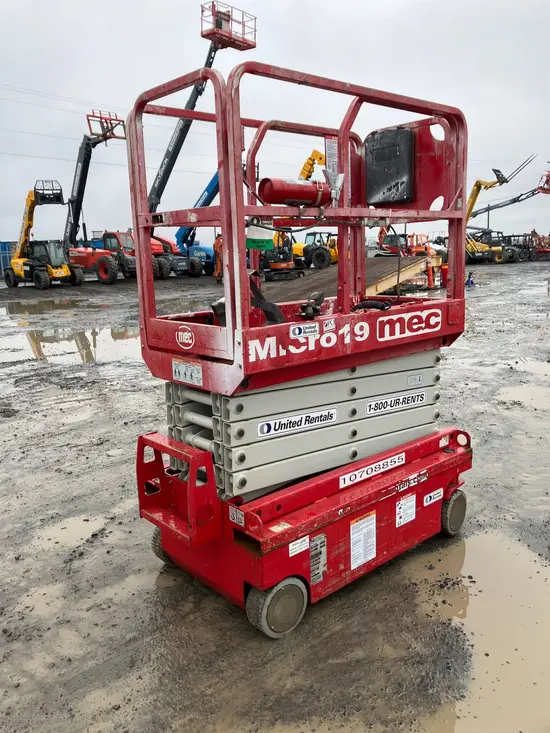 2018 MEC MICRO 19 Scissor Lift
