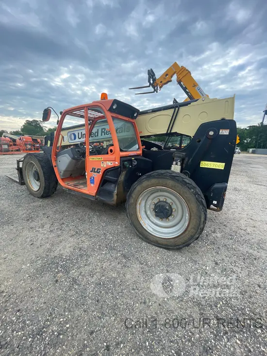 2017 JLG 742 Forklift