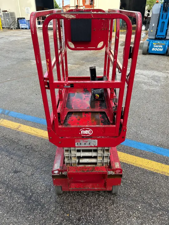 2017 MEC 1330SE Scissor Lift