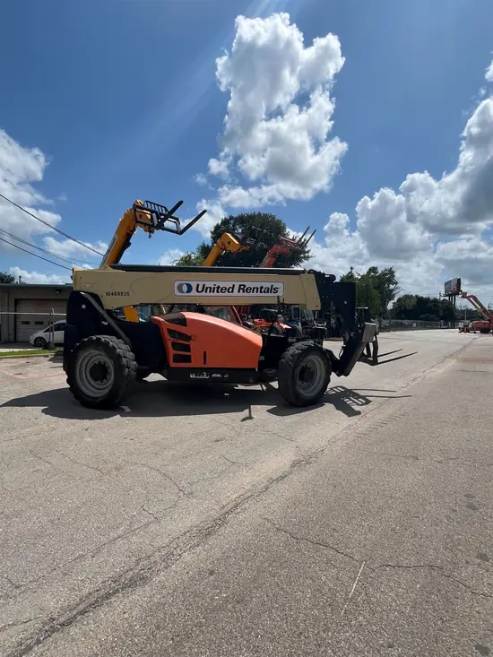 2016 JLG 1055 Forklift