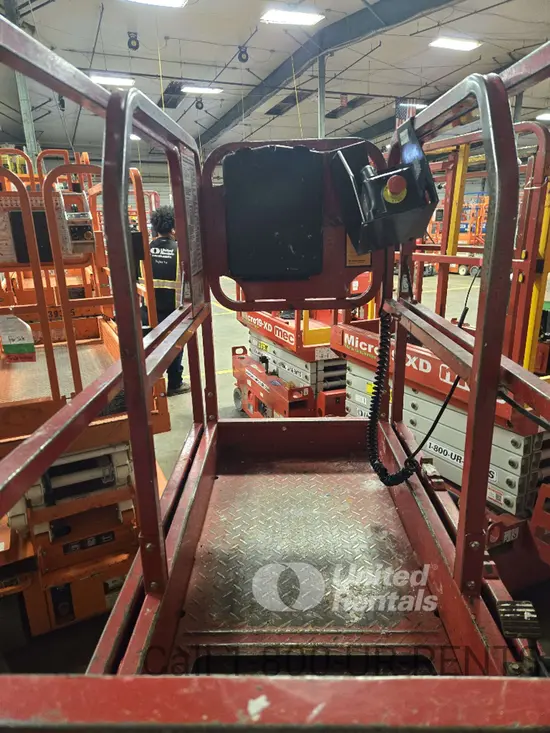2018 MEC MICRO 19 Scissor Lift
