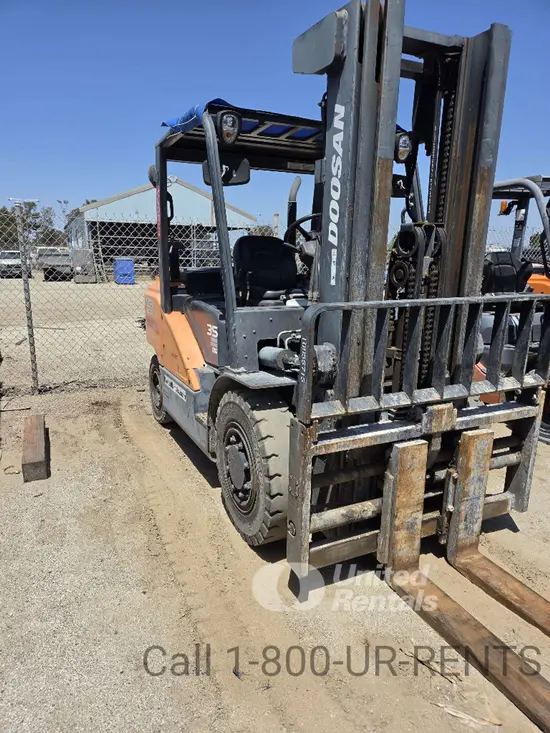 2019 Doosan D35S-7 Warehouse Forklift