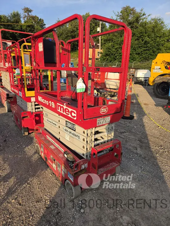 2018 MEC MICRO 19 Scissor Lift