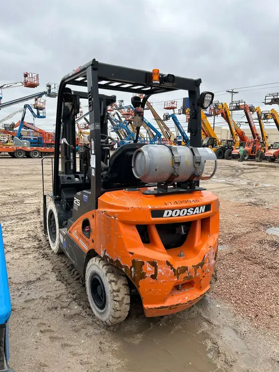 2022 Doosan G25N-7DF Warehouse Forklift