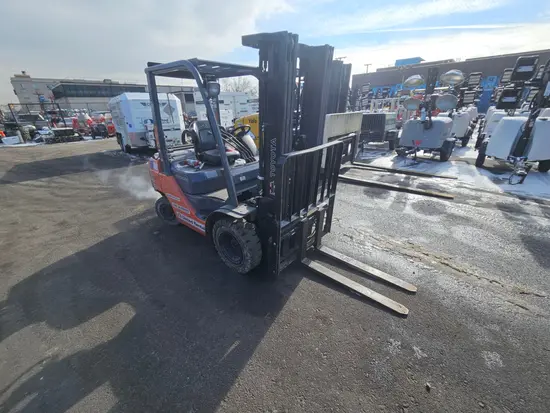 2019 Toyota 8FGU25 Warehouse Forklift