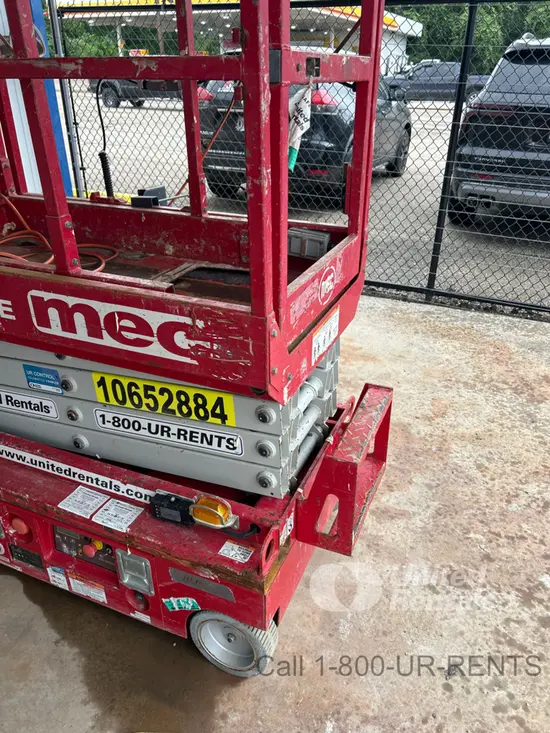 2017 MEC 1330SE Scissor Lift
