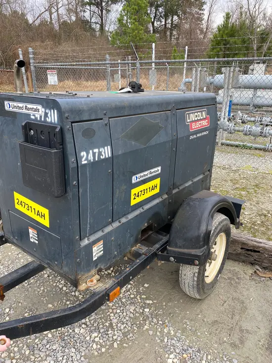 2020 Lincoln Electric DUAL MAVERICK Welder