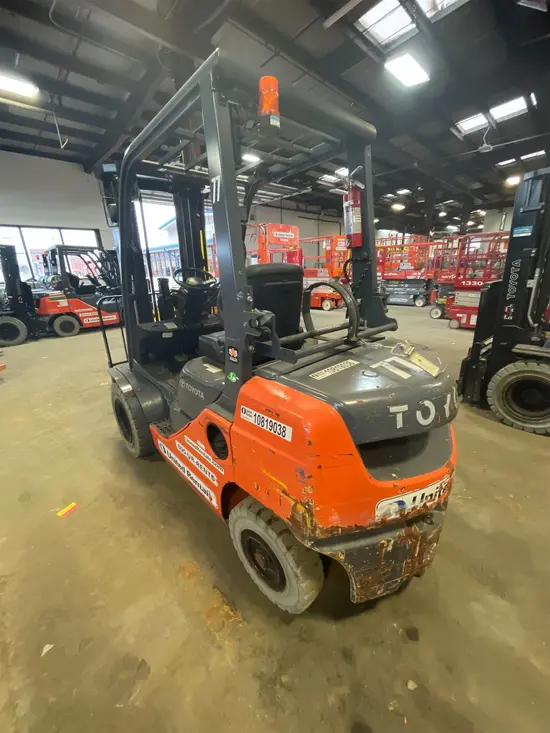 2018 Toyota 8FGU25 Warehouse Forklift