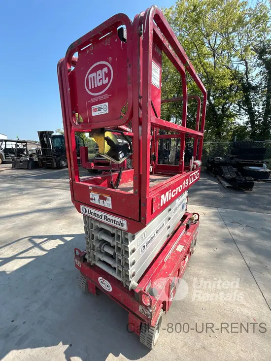 2018 MEC MICRO 19 Scissor Lift