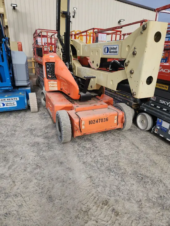 2014 JLG E400AJPN Articulating Boom Lift