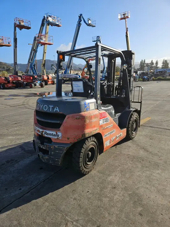 2018 Toyota 8FD35U Warehouse Forklift