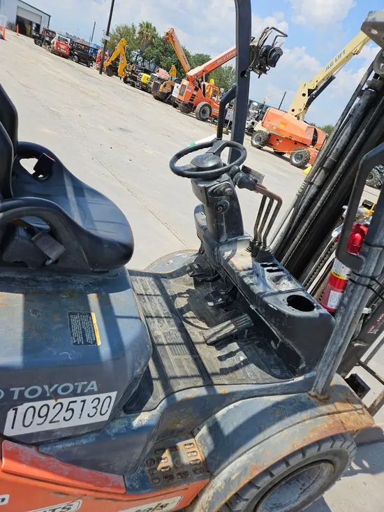 2019 Toyota 8FDU25 Warehouse Forklift