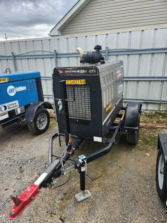 2019 Lincoln Electric VANTAGE 435 Welder