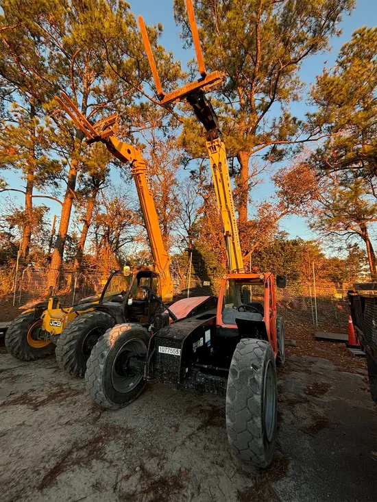 2018 JLG 742 Forklift