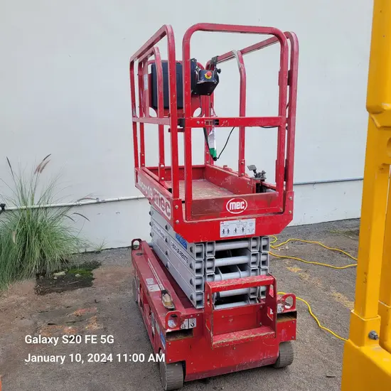 2018 MEC MICRO 19 Scissor Lift
