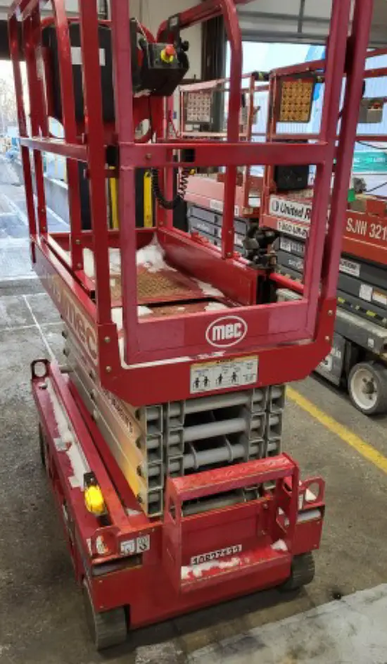 2018 MEC MICRO 19 Scissor Lift