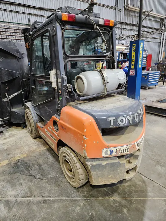 2017 Toyota 8FGU30 Warehouse Forklift