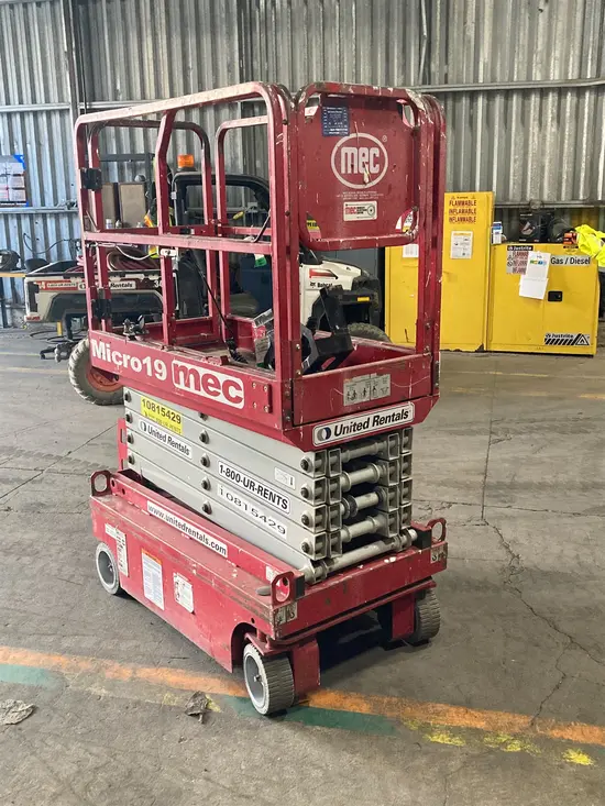 2018 MEC MICRO 19 Scissor Lift