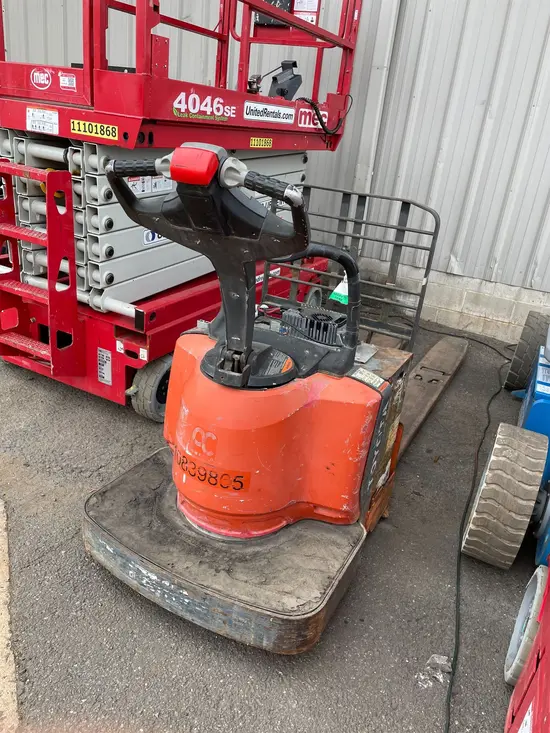 2018 Toyota 8HBE30 Jack