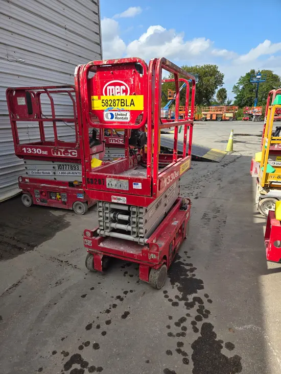 2018 MEC 1330SE Scissor Lift
