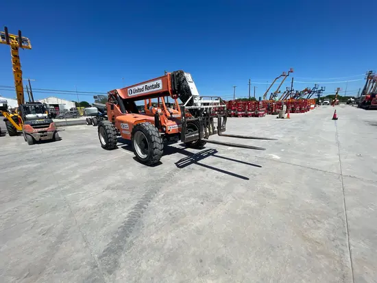 2016 SKYTRAK 8042 Forklift