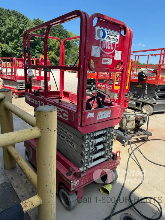 2018 MEC MICRO 19 Scissor Lift