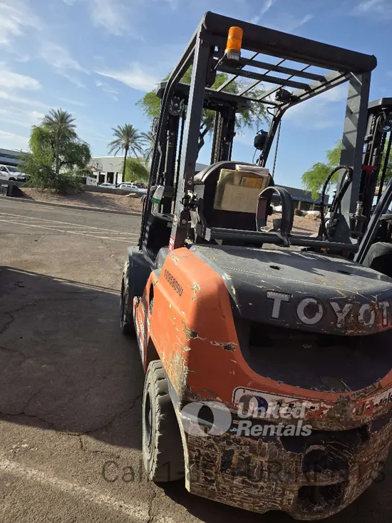 2019 Toyota 8FGU30 Warehouse Forklift