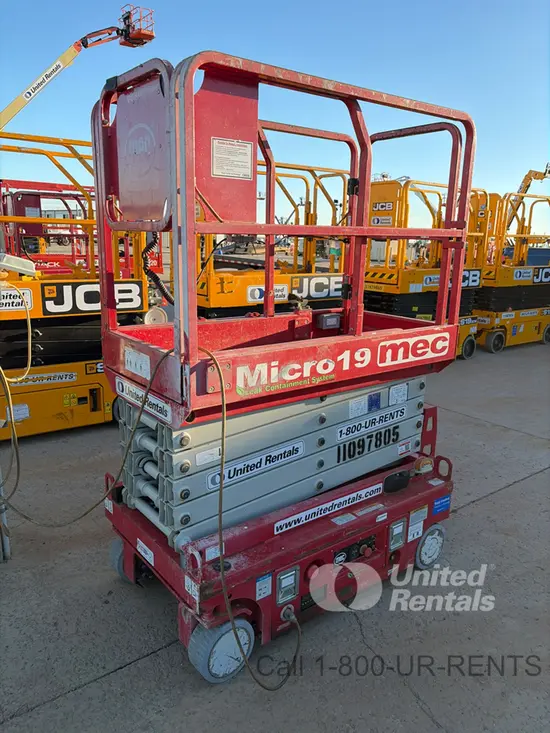 2020 MEC MICRO 19 Scissor Lift