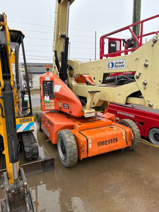 2012 JLG E400AJPN Articulating Boom Lift