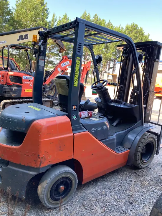 2018 Toyota 8FDU25 Warehouse Forklift