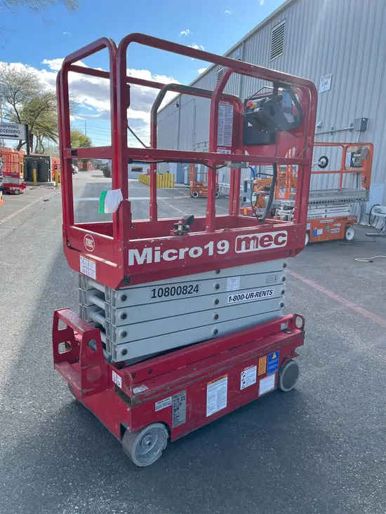2018 MEC MICRO 19 Scissor Lift