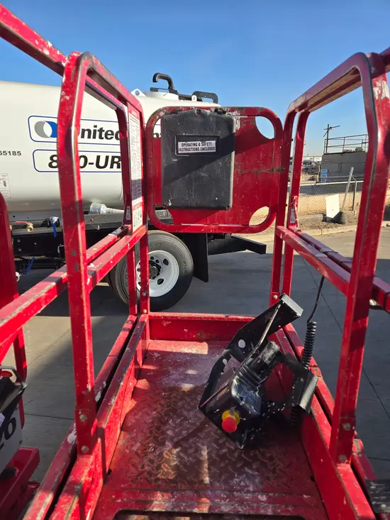 2018 MEC MICRO 19 Scissor Lift