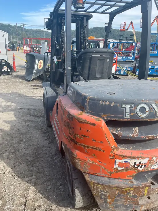 2018 Toyota 8FD45U Warehouse Forklift
