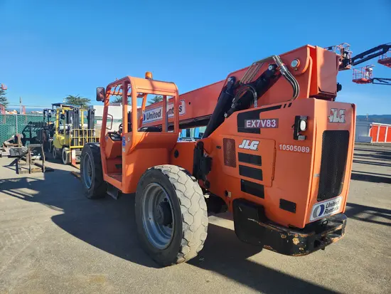 2016 SKYTRAK 8042 Forklift