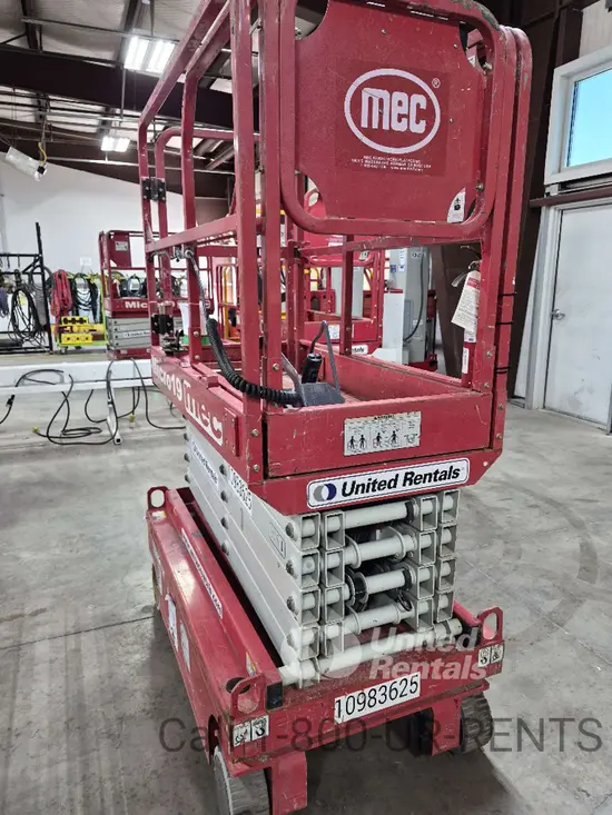 2019 MEC MICRO 19 Scissor Lift