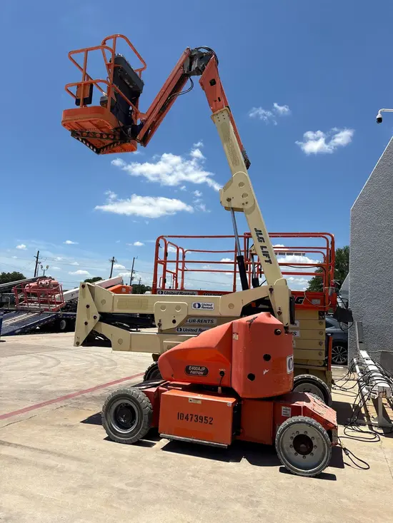 2016 JLG E400AJPN Articulating Boom Lift