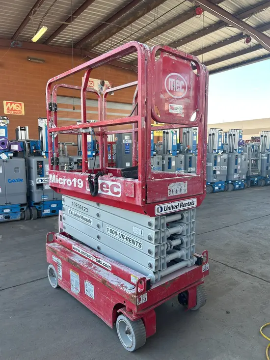 2019 MEC MICRO 19 Scissor Lift
