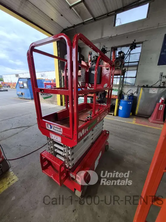 2018 MEC MICRO 19 Scissor Lift