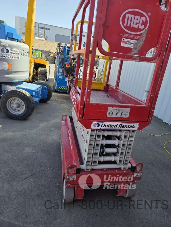 2018 MEC MICRO 19 Scissor Lift