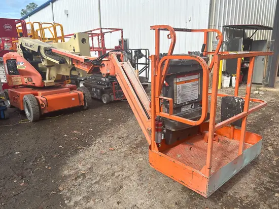 2011 JLG E400AJPN Articulating Boom Lift