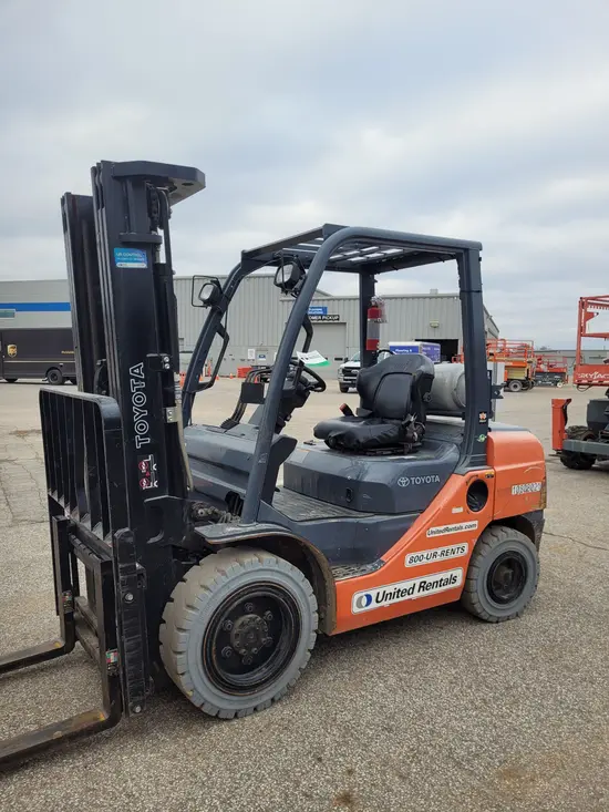 2018 Toyota 8FGU30 Warehouse Forklift