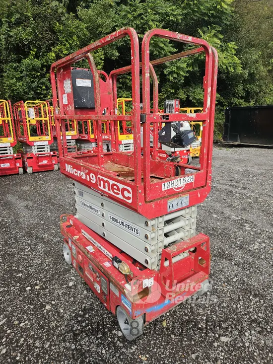 2018 MEC MICRO 19 Scissor Lift