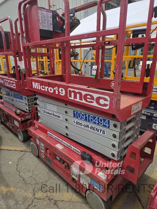 2019 MEC MICRO 19 Scissor Lift