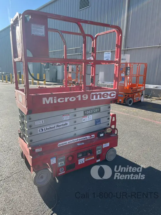 2018 MEC MICRO 19 Scissor Lift