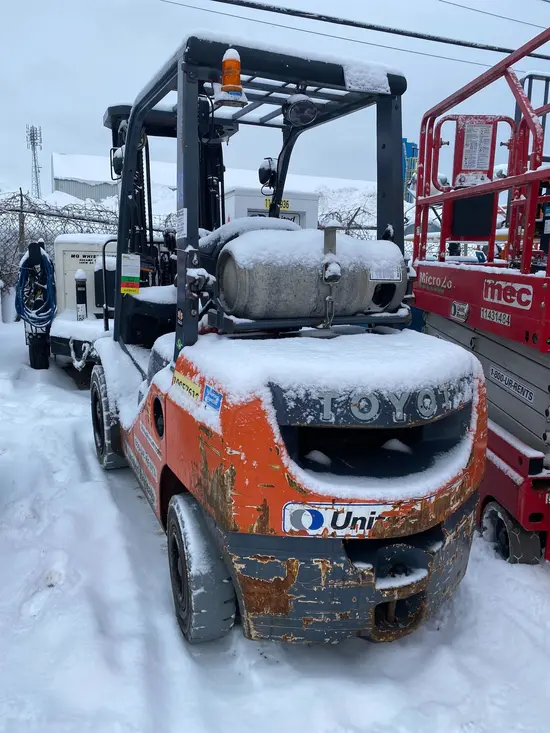 2019 Toyota 8FGU30 Warehouse Forklift