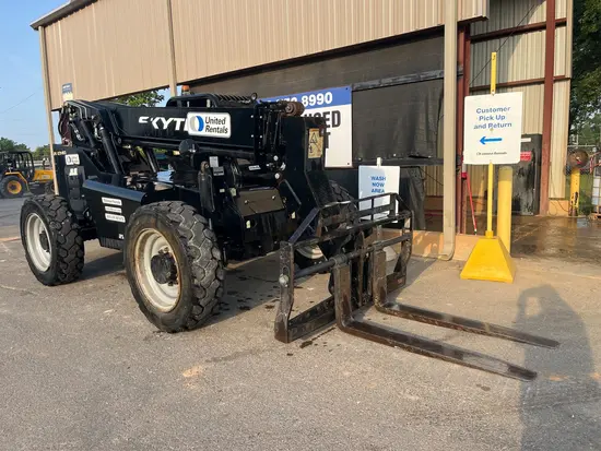 2018 SKYTRAK 6036 Forklift