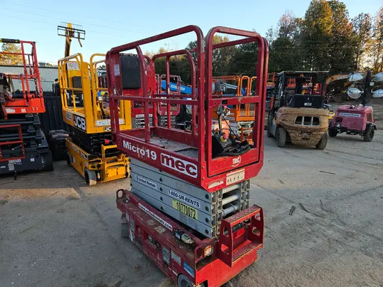 2018 MEC MICRO 19 Scissor Lift