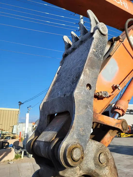 2017 HITACHI ZX250-THMB Attachment