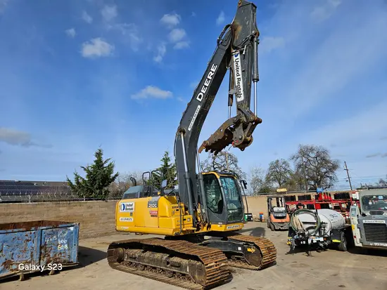 2019 John Deere 210G LC Excavator