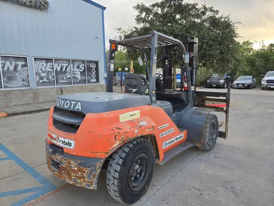 2021 Toyota 8FD70U Warehouse Forklift
